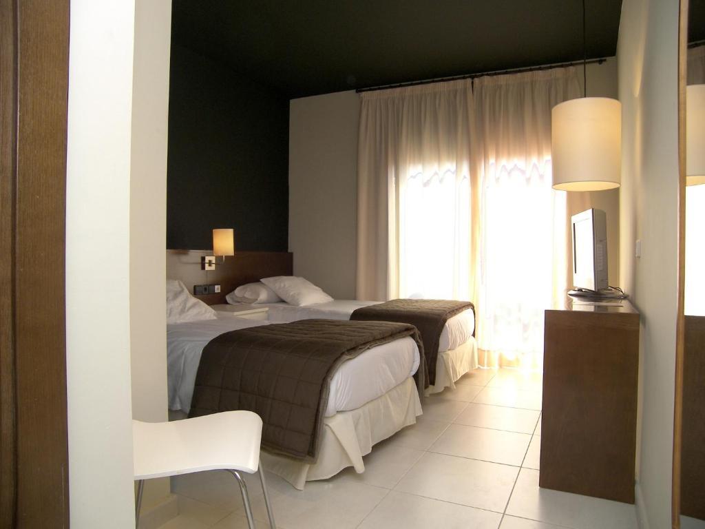 Hostal Badaloni Badalona Phòng bức ảnh