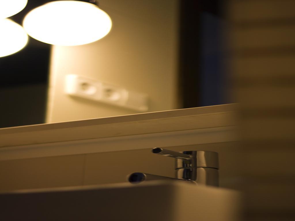 Hostal Badaloni Badalona Phòng bức ảnh