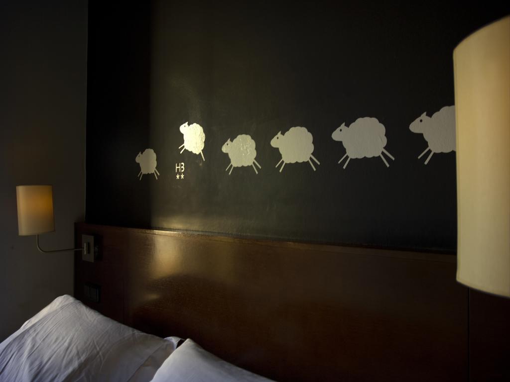 Hostal Badaloni Badalona Phòng bức ảnh